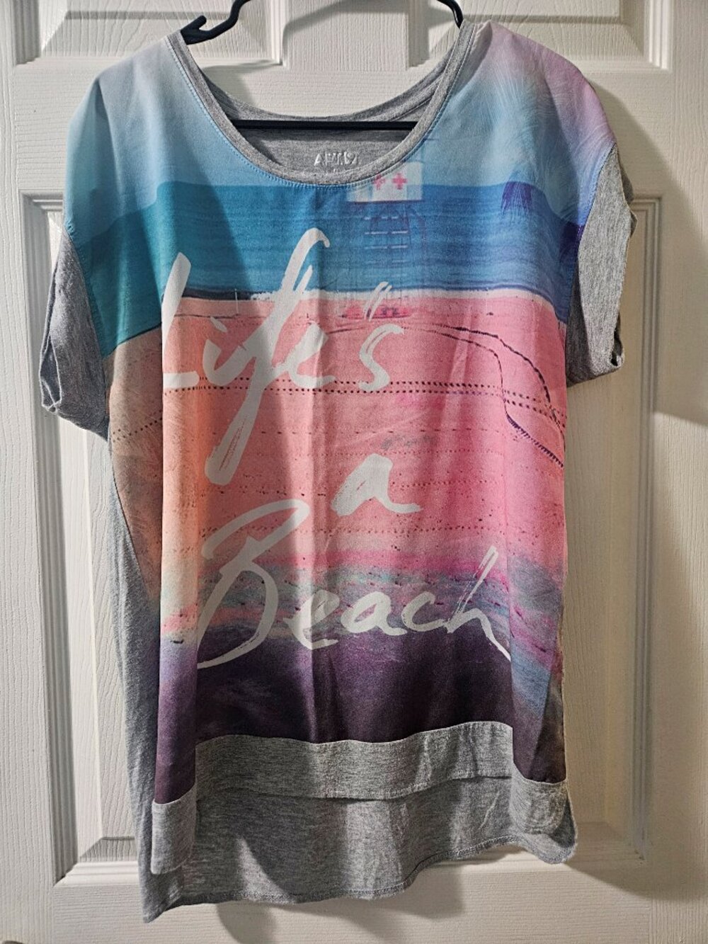 APT. 9 Size M Gray/Pink "Life's a Beach" Short Sleeve Top
